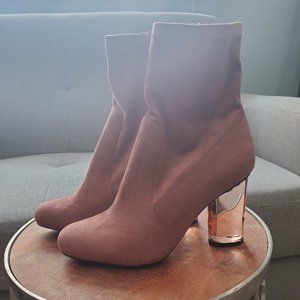 NIB Rare!!! Jeffrey Campbell Pink Suede Booties SZ 9